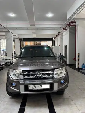 Mitsubishi Montero GLX 2013