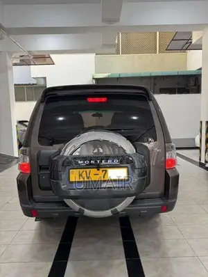 Mitsubishi Montero GLX 2013