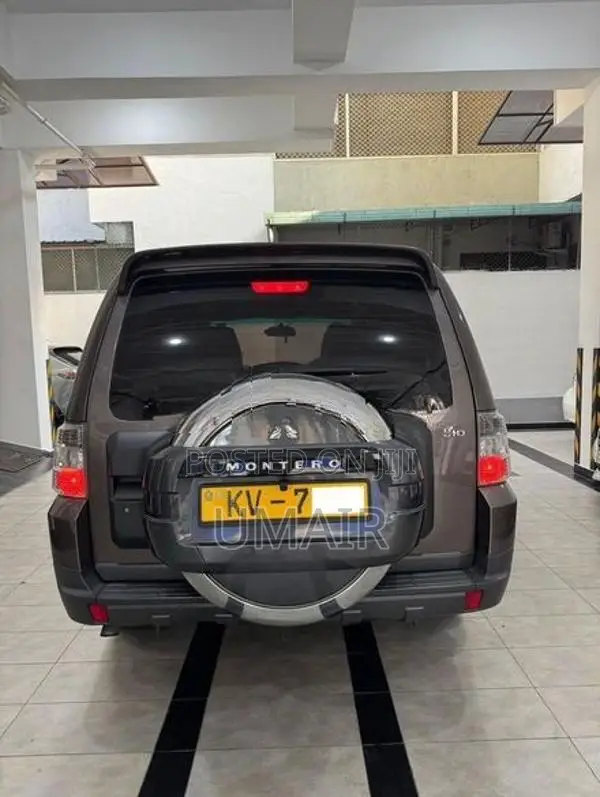 Mitsubishi Montero GLX 2013