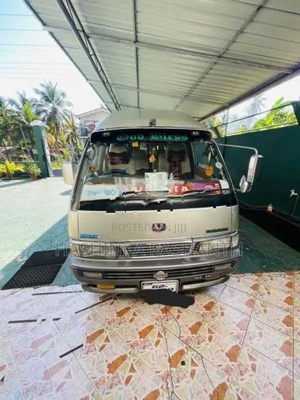 Nissan Caravan E24 1992