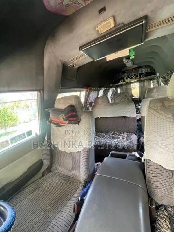Nissan Caravan E24 1992