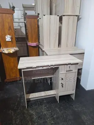 3×1.5 Ft Melamine Table