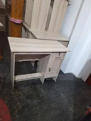 3×1.5 Ft Melamine Table