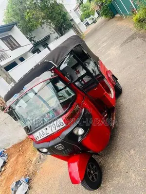 Bajaj RE 2015