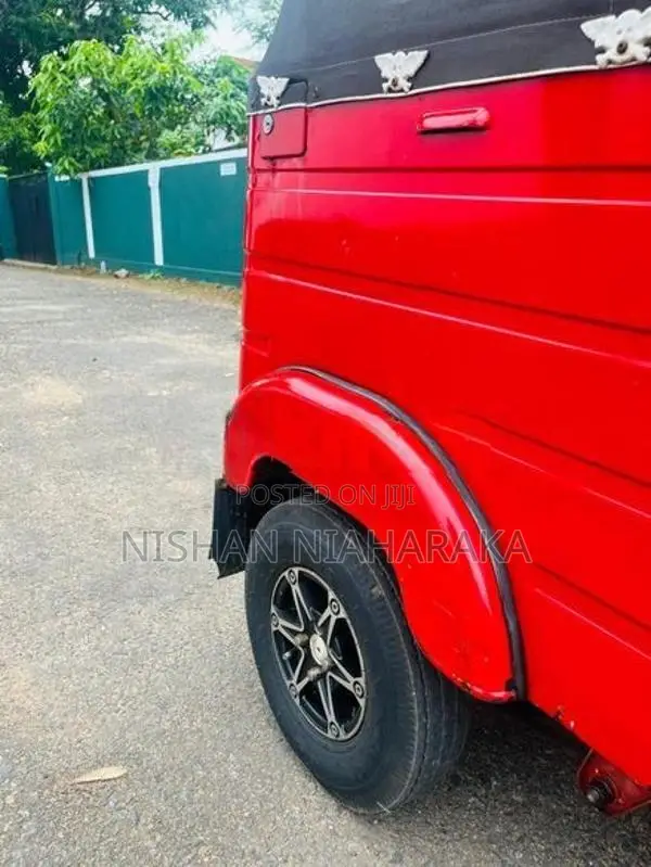 Bajaj RE 2015