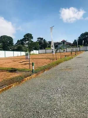 Land in Homagamata Kaduwela Road Athurugiriya