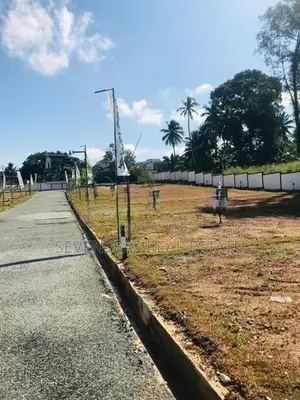 Residence Land For Sale in Athurugiriya