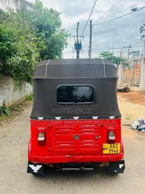 Bajaj RE 2015