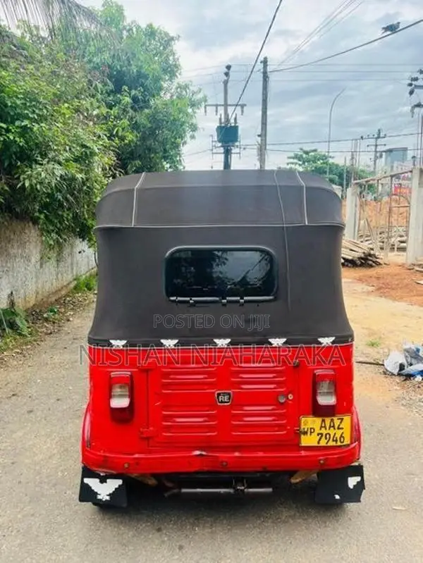 Bajaj RE 2015