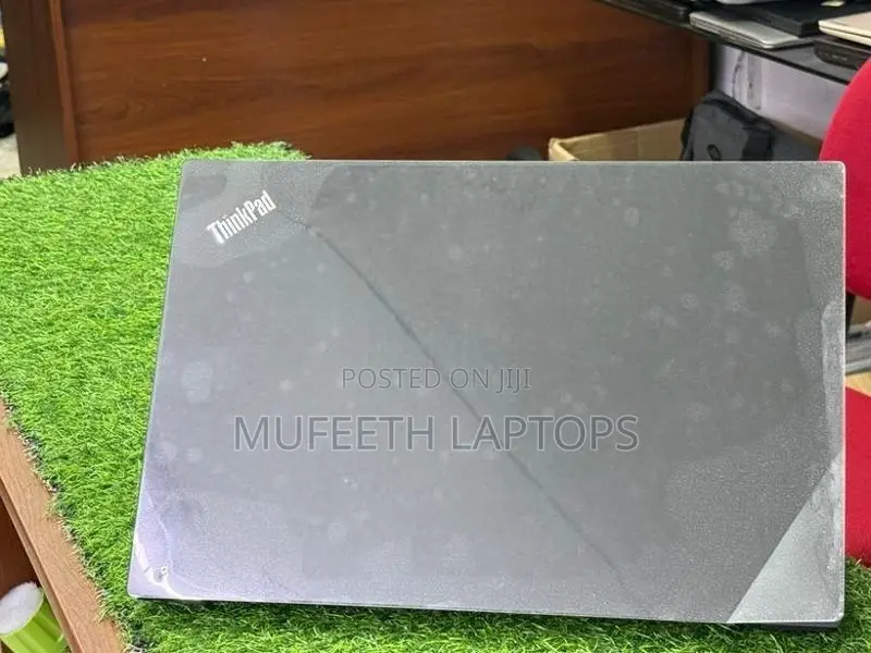 Lenovo i5 7Gen 8/256GB 15.6”HD display