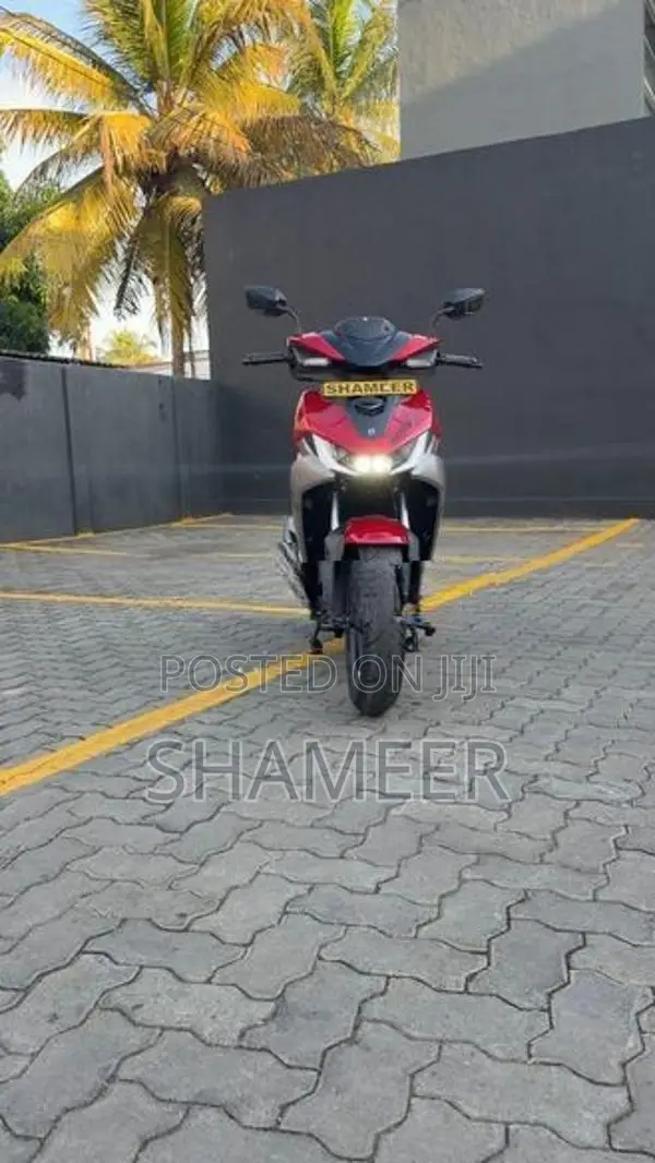 Hero XOOM 125R 2026