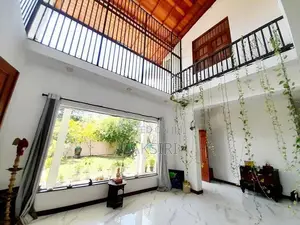 20 Peach Luxury House Rent Recidence Baththramull Palawatha