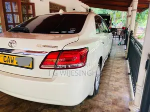 Toyota Premio 2017