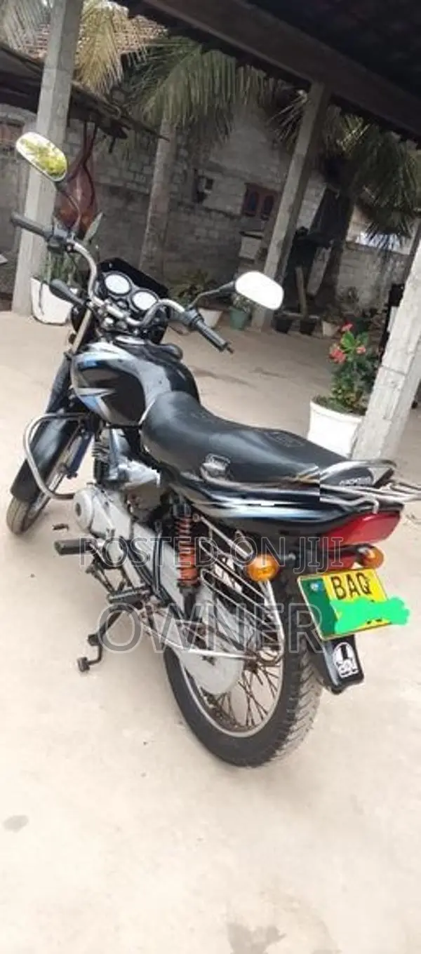 Bajaj CT100 2013