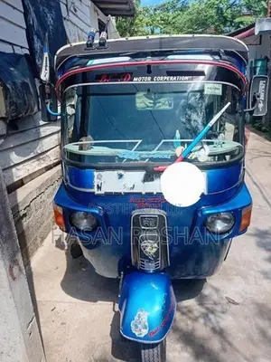 Bajaj RE 2010
