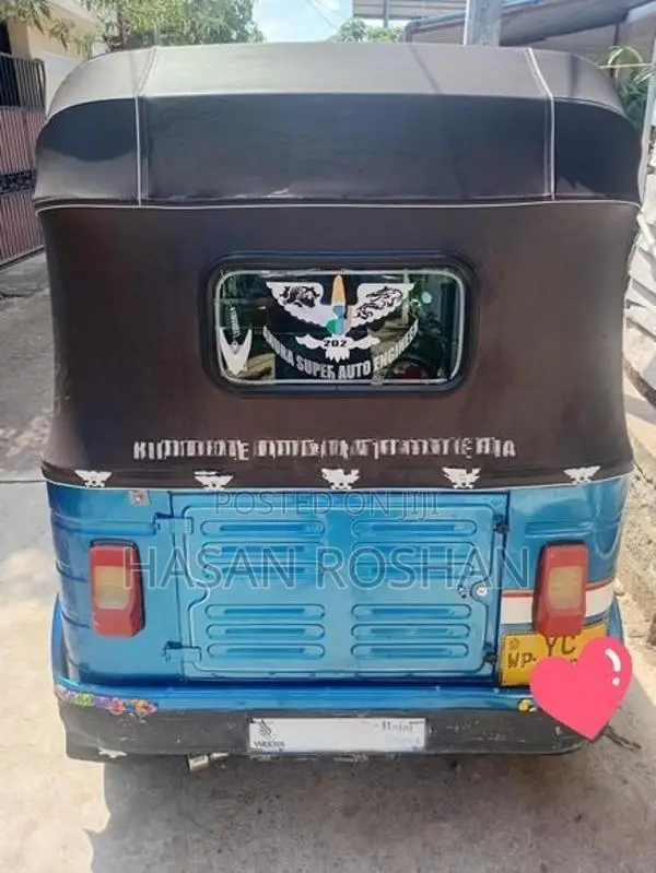 Bajaj RE 2010