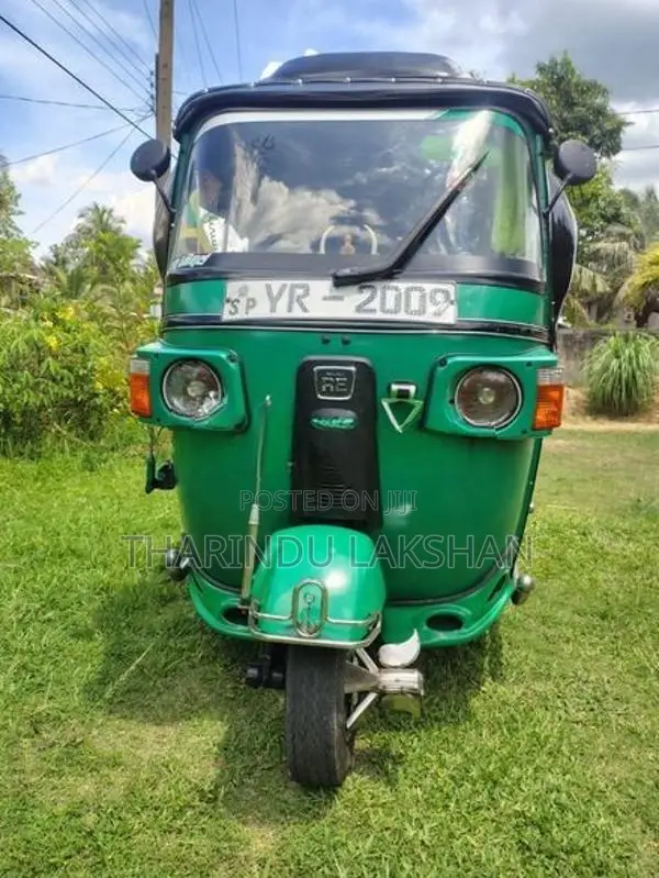 Bajaj RE 2011