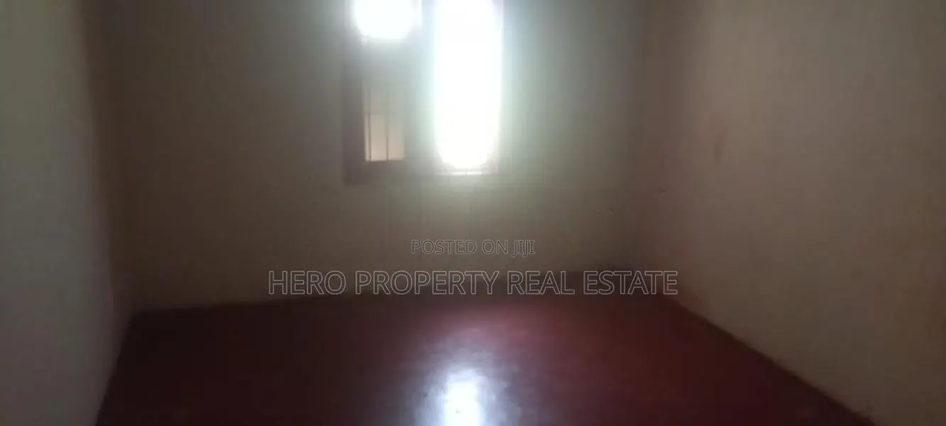 Valuable 10 P Land for Sale in Piliyandala