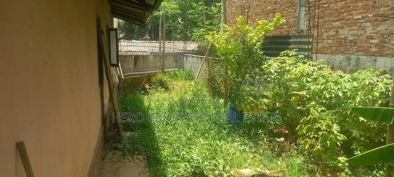 Valuable 10 P Land for Sale in Piliyandala