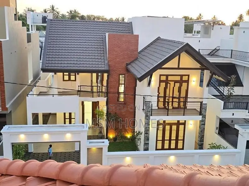 Clear Deed with Brand New Luxury Modern House For Sale in Negombo