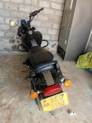 Bajaj Avenger Street 2016