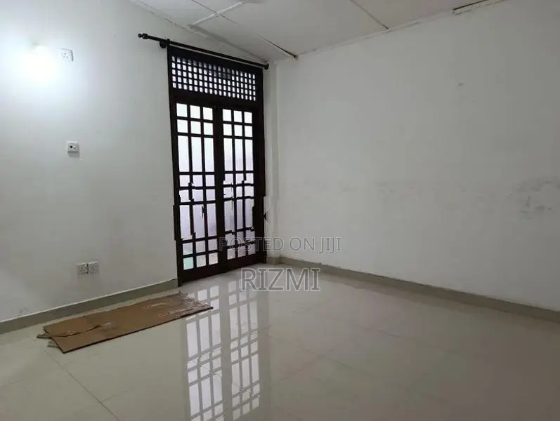 First Floor 3BR House for Rent at Peiris Road Mount Lavinia