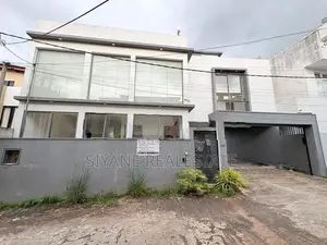Luxury Home for Sale in Kesbewa