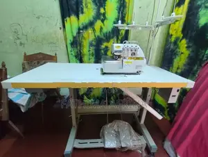 Siruba Overlock Machine