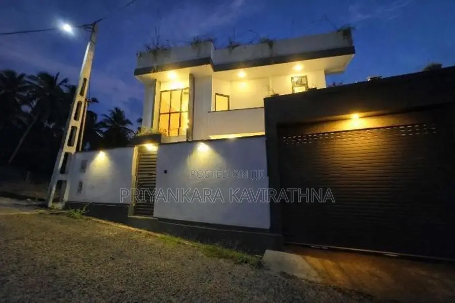 Brand New Mordern 2 Storied House in Diyagama