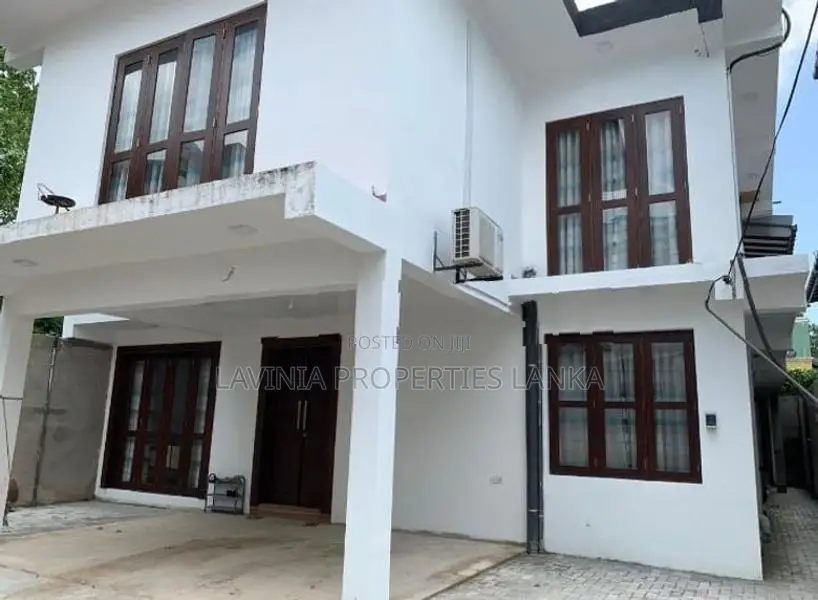 Luxury House for Sale – Jayanthipura, Battaramulla - ISU008H