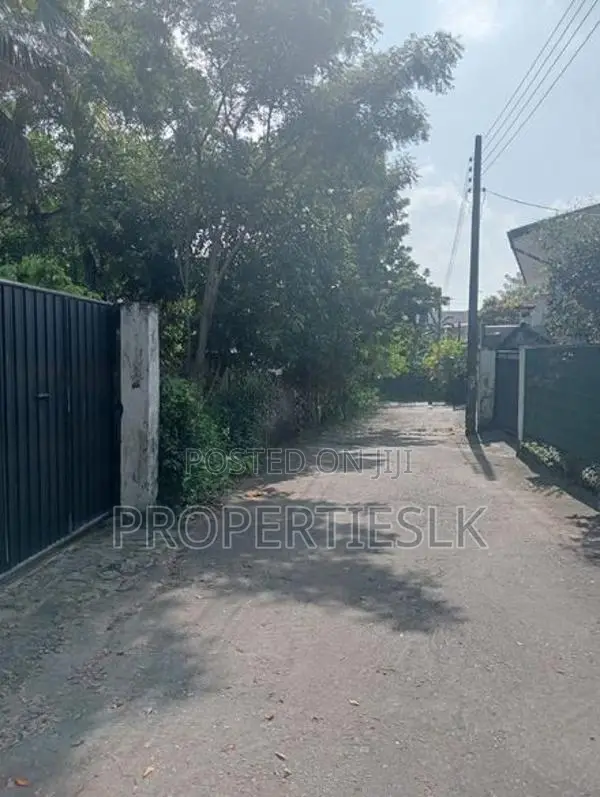 Rajagiriya Ruwanpura 12.3 Perches Land for Sale
