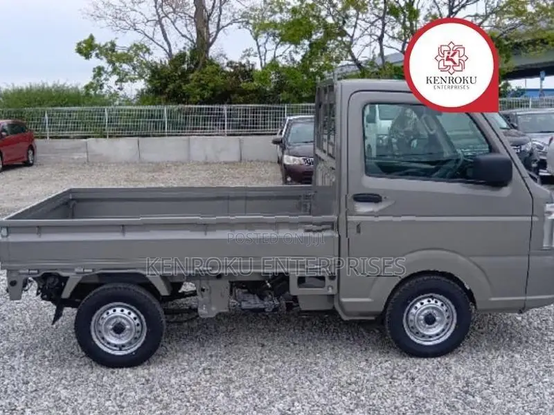 Suzuki Carry 2025