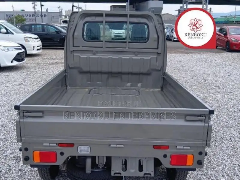 Suzuki Carry 2025