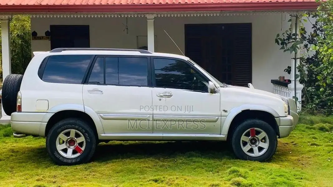 Suzuki Escudo 2001