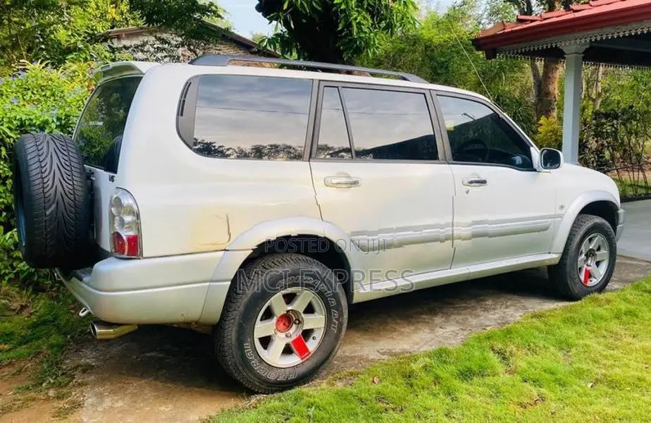 Suzuki Escudo 2001