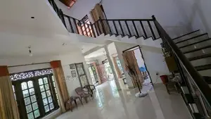 මුල්ලේරියාවෙන් අගනා දෙමහල් නිවසක්