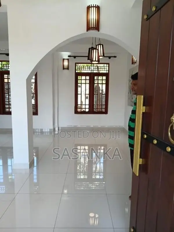 Kohuwala 3 Bed Rooms House For Rent