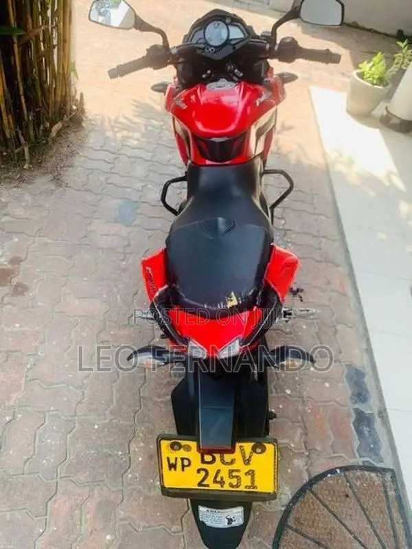 Bajaj Pulsar AS 150 2015