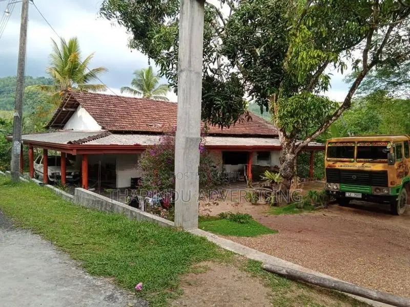 House for sale in Padukka