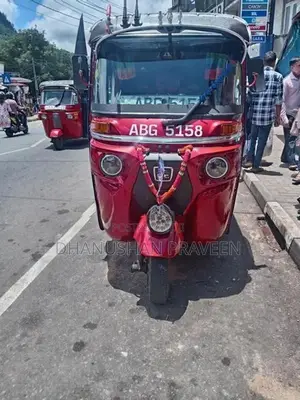 Bajaj RE 2015