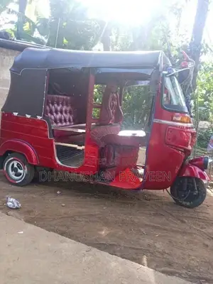 Bajaj RE 2015