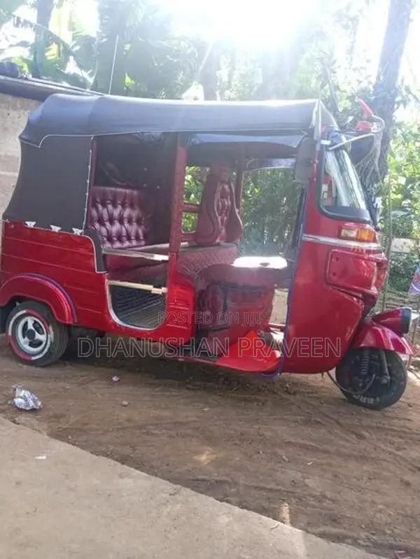 Bajaj RE 2015