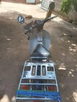 Honda Super Cub 2004