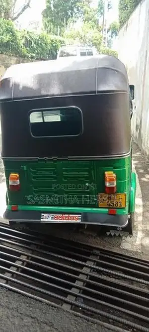 Bajaj RE 2009