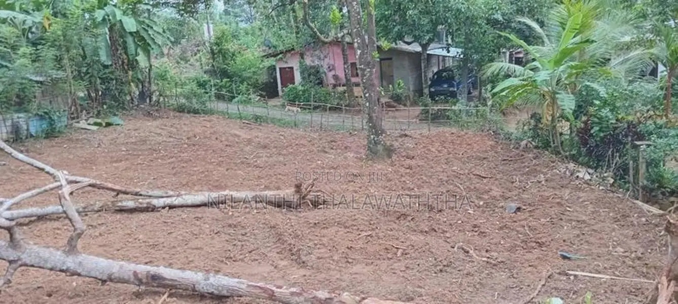 පාදුක්ක මීරියගල්ලෙන් ඉඩමක් විකිණිමට