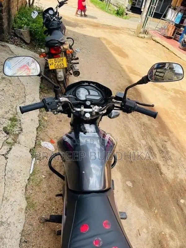 Bajaj Discover 2015