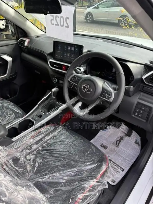 Toyota Raize Z GRADE HYBRID BSM 2025