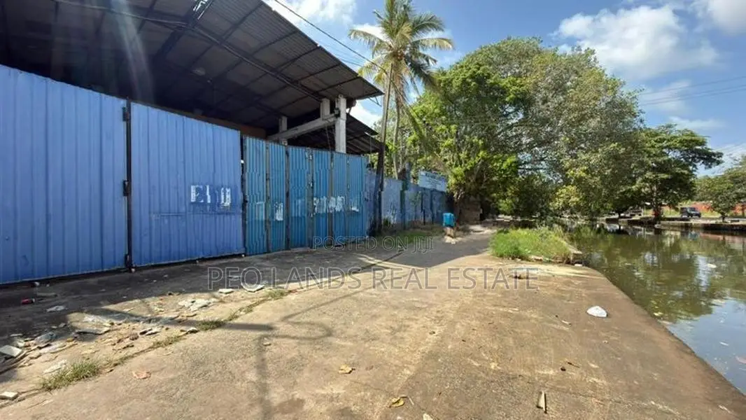 (DC973) Factory with 289.5 Perch Land for Sale in Elakanda