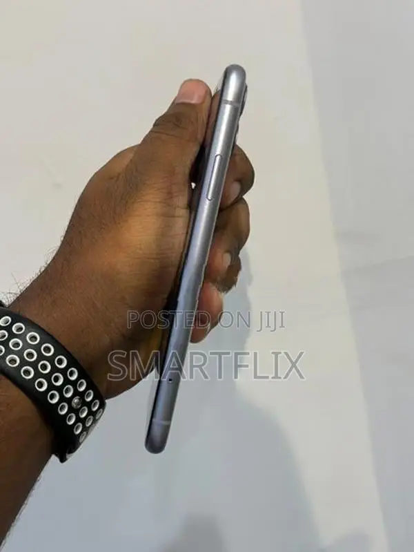 Apple iPhone 11 (Used)