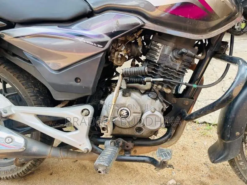 Bajaj Discover 2015